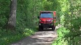 IvecoDaily4x4，红色外观升顶越野房车