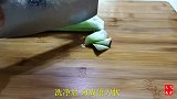 炒丝瓜时，别直接下锅，多加这一步，丝瓜翠绿不发黑，香嫩又下饭