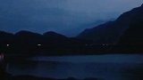 夜色中的岷江河畔，静静的感受这一刻的时光