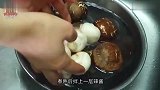 韩国辣妹吃麻辣蘑菇，满屏都是红彤彤的辣酱，小编看的胃都疼了
