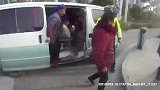 江苏镇江：核载6人硬塞进25人！为赚钱，这个超员王栽了