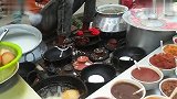 印度街头的奇葩糖果，各种调味品用叶子一包，吃完据说清新口气