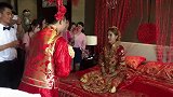 婚礼接亲现场，新娘提出这种无理要求，惹得全场爆笑！