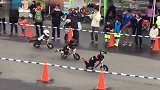 综合-17年-励志！幼儿园滑步车赛 4岁萌娃失误殿后 结果出人意料!-专题