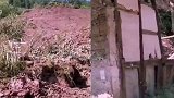 山上村民发现异动通知山下人 山体塌方前成功逃生