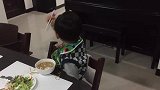 兄妹俩激烈辩论妹妹到底是大笨蛋还是小笨蛋,原谅我不厚道的笑了