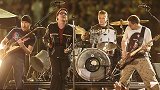 2002年U2演绎最催泪超级碗中场秀 纪念911遇难者