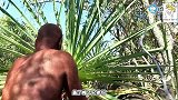 荒野：德爷挑战荒野求生，住着别墅吃着海鲜，这日子过得真滋润！
