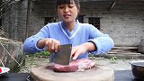 丫丫第一次做“蛋爆牛肉”牛肉越嚼越香，大口吃真过瘾