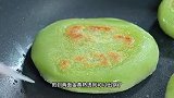 把新鲜的豌豆放进破壁机里搅一搅，就能做出两款不一样的美食