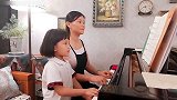 孙千涵与妈妈合奏四手联弹主题与变奏六首