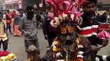 一生只洗过两次澡的印度男人，人们敬如神明，男人味十足！