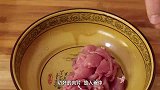 水煮肉片的正宗做法，肉片鲜香滑嫩，麻辣过瘾，下酒又下饭