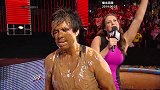 WWE-18年-经典时刻：格雷罗反杀大公主将其丢入泥坑-精华