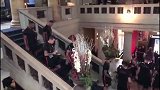 塞维利亚出发前往球场 酒店掌声经久不息为众将加油