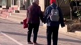 路上遇到一对老夫妻，仿佛看到了60岁的自己！