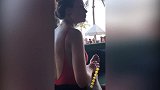 瓜林女友对他上下其手？ 如此夜景仍挡不住申花外援逗比之心