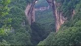 贵州的世界第一高公路天生桥，可以通车，不仅仅是壮观！