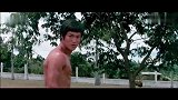 这一段李小龙的你绝对没看过，竟能用双手打入人的体内，太猛了！