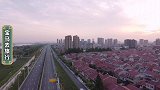 宝马去旅行，夕阳时无人机拍武汉武湖农场美的画卷般，难得一见