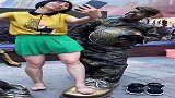 姑娘能把你鞋子穿上吗，没看到铜人小哥一脸嫌弃的眼神吗