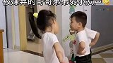 三胞胎姐弟，女儿嫌弃哥哥弟弟太矮了