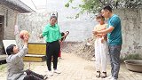 女孩跟男友谈婚论嫁，却不肯带男友见家人，背后隐情让人心酸