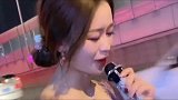 小姐姐翻唱一首情的力量，节奏明快，人也好看