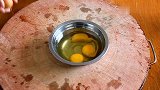 炒蒜苔鸡蛋时，直接下锅炒就错了！多加这一步，蒜苔又脆还入味