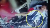 公交女司机被乘客打脸，紧抓方向盘