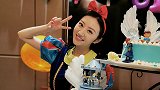 景甜31岁生日，被工作人员准备的惊喜逗乐笑瘫趴地
