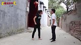 爆笑喜剧：小两口吵架，婆婆不分青红皂白过来就打，过程太搞笑了