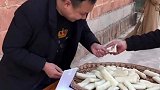 猪八戒照镜子，里外不是人……