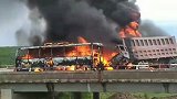 内蒙古大巴车货车相撞起火致6死 货车超车酿惨剧