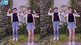 盖章准女婿！张檬小五穿情侣装跳舞，张妈妈围观女儿秀恩爱超开心