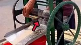 甘蔗汁这样榨的，涨见识了