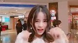 是不是有人在后面看我啊？，笑一笑十年少