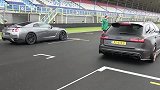 挑战者地狱猫PK保时捷911，直线加速后，胜负就出了