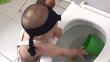 天啊，儿子差点就喝了马桶里的水