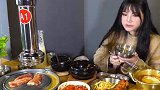 韩国烤肉里没有欧巴，31秒的小哥感觉像王思聪，尤其是那个下巴