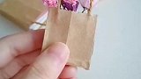 折了一堆迷你小纸袋，装小礼物超级方便