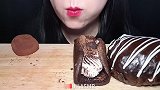 美女试吃巧克力米糕团、奶油巧克力欧姆蛋糕、巧克力面包