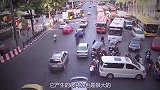 100个喇叭的噪音威力有多大？玻璃瓶都被震碎了！听完一阵晕眩