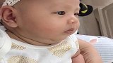 趁宝宝睡觉给他剃个头，醒来就这表情，也是没谁了！