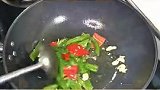 炒苦瓜真的太好做了，口感特别嫩特别的好吃