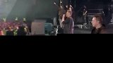 西城男孩宣布解散后，最后一次演唱《》现场万人沸腾