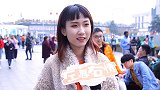 你怎么看大街上的情侣撒狗粮？妹子的回答差点笑岔气了