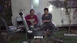 买不起房买拖挂房车山野安家，网上淘来柴火灶铁锅炖鱼