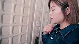小两口大白天的在家干见不得人的事，最后还把闺蜜喊来了