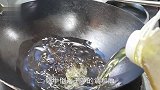 这才是“辣椒红油”的家常做法，热菜凉菜都能用，香辣开胃浓度高